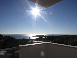 SUPERBLY APARTMENT WITH PANORAMIC SEAVIEW (00074)