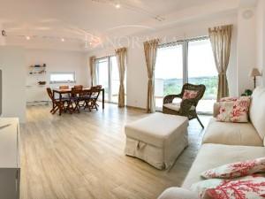 MAGNIFICENT APARTMENT WITH SEA VIEW (00075)