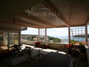 Luxuriöse Penthouse mit Blick auf die Bucht – Pula (00152)